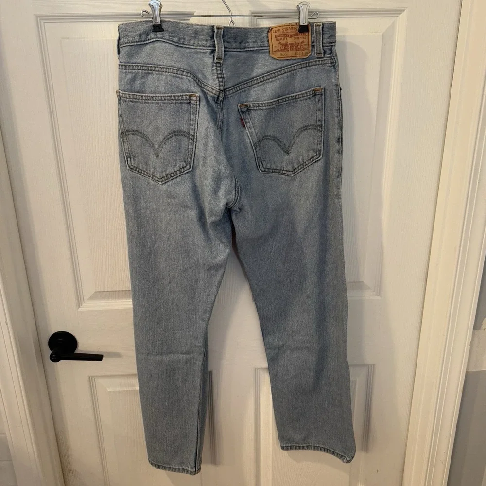 Levi's 505 Regular Straight Leg Fit Denim Jeans -Classic Blue Medium Wash‎ 33x30